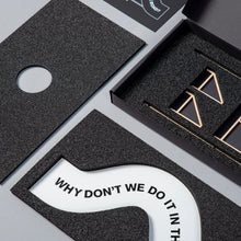 Load image into Gallery viewer, Street Sculpture miniature 001